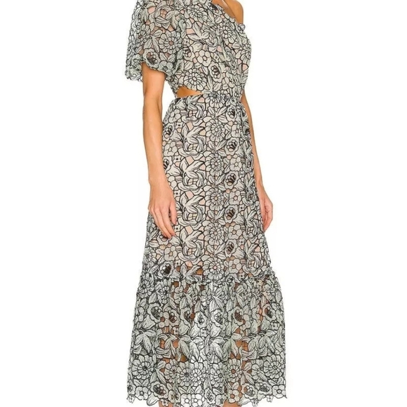 Elliatt Alina One Shoulder Floral Lace Crochet Maxi Gown Dress Size L $390 - Picture 4 of 5